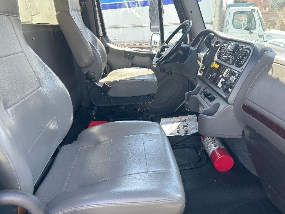 Medium Duty Box Truck-Light and Medium Duty Trucks-Freightliner-2022-M2-Las Vegas-NV-167,883\n\t\tmiles-$ 66,250 - Image 22
