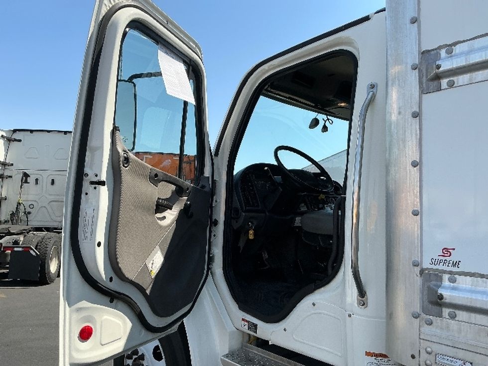 Medium Duty Box Truck-Light and Medium Duty Trucks-Freightliner-2022-M2-Las Vegas-NV-188,829\n\t\tmiles-$ 60,750 - Image 16