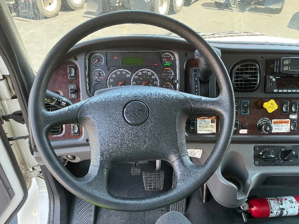 Medium Duty Box Truck-Light and Medium Duty Trucks-Freightliner-2022-M2-Las Vegas-NV-188,829\n\t\tmiles-$ 60,750 - Image 17