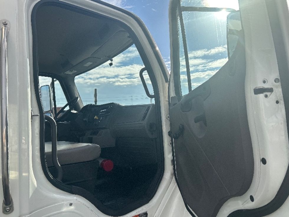 Medium Duty Box Truck-Light and Medium Duty Trucks-Freightliner-2022-M2-Las Vegas-NV-281,719\n\t\tmiles-$ 43,000 - Image 20