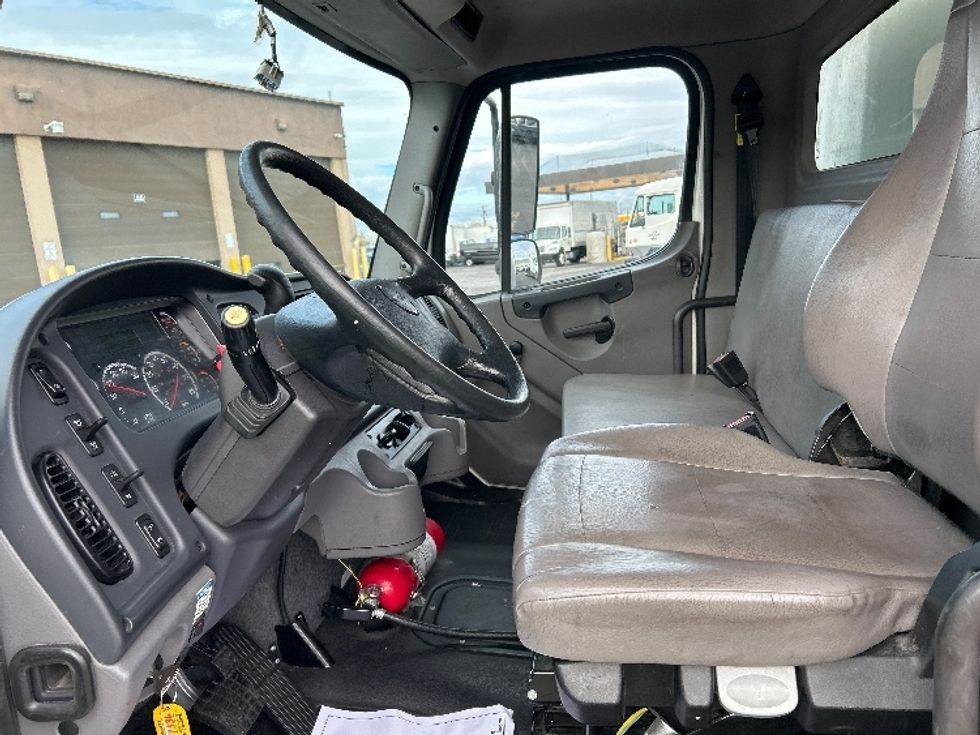 Medium Duty Box Truck-Light and Medium Duty Trucks-Freightliner-2022-M2-Las Vegas-NV-305,448\n\t\tmiles-$ 38,250 - Image 17