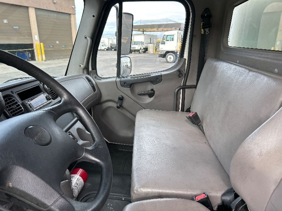 Medium Duty Box Truck-Light and Medium Duty Trucks-Freightliner-2022-M2-Las Vegas-NV-305,448\n\t\tmiles-$ 38,250 - Image 19
