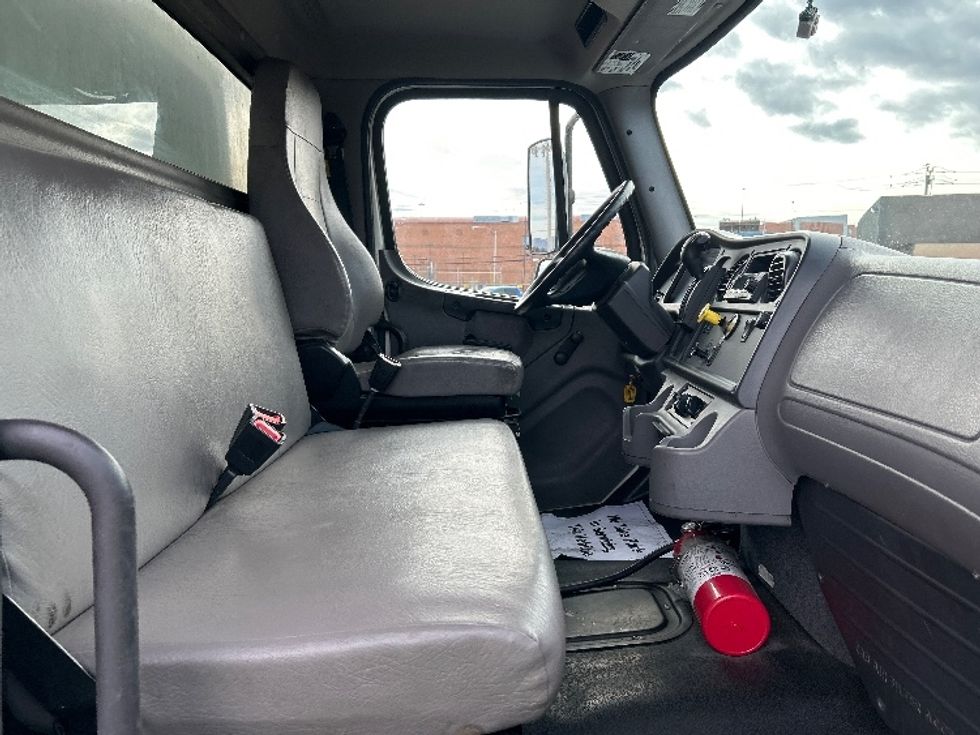 Medium Duty Box Truck-Light and Medium Duty Trucks-Freightliner-2022-M2-Las Vegas-NV-305,448\n\t\tmiles-$ 38,250 - Image 22