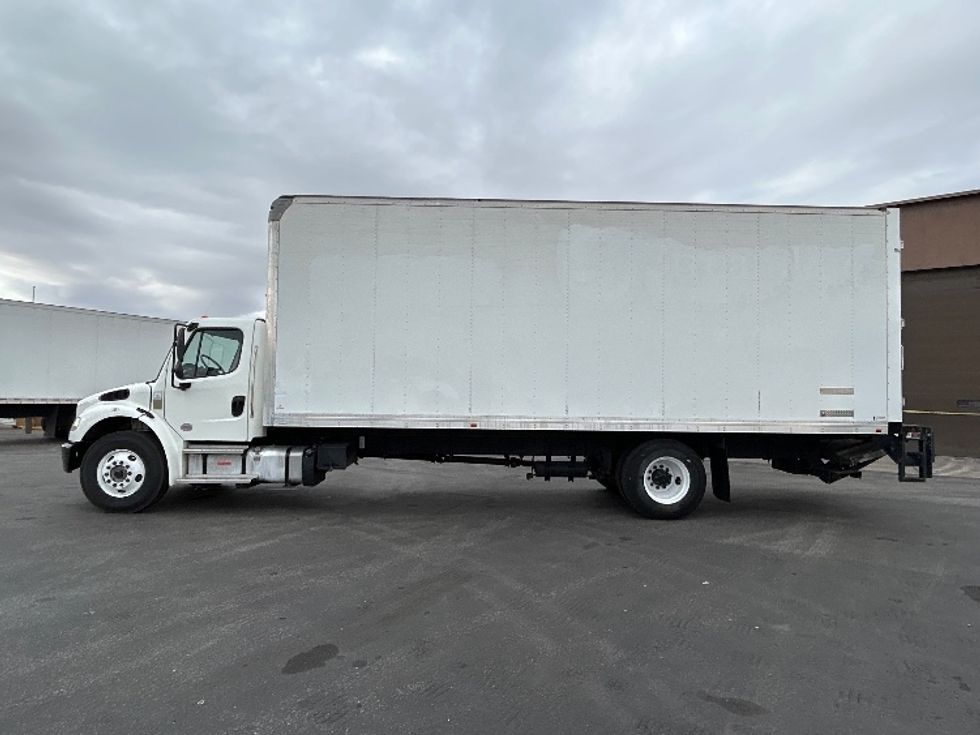 Medium Duty Box Truck-Light and Medium Duty Trucks-Freightliner-2022-M2-Las Vegas-NV-365,555\n\t\tmiles-$ 26,750 - Image 4