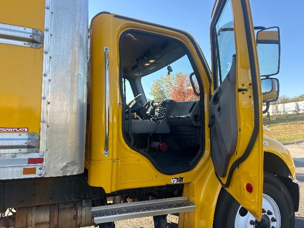 Medium Duty Box Truck-Light and Medium Duty Trucks-Freightliner-2022-M2-Lenexa-KS-235,979\n\t\tmiles-$ 50,500 - Image 20