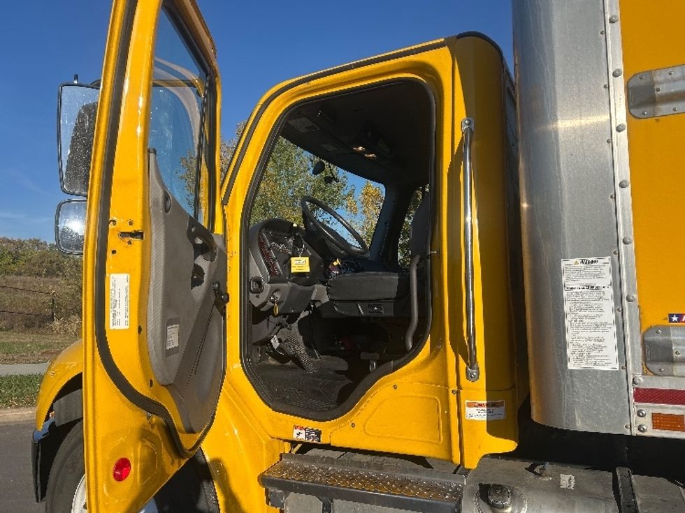 Medium Duty Box Truck-Light and Medium Duty Trucks-Freightliner-2022-M2-Lenexa-KS-245,154\n\t\tmiles-$ 45,750 - Image 16