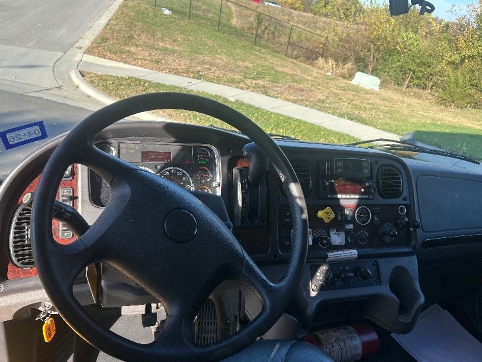 Medium Duty Box Truck-Light and Medium Duty Trucks-Freightliner-2022-M2-Lenexa-KS-245,154\n\t\tmiles-$ 45,750 - Image 18