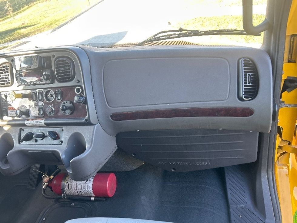 Medium Duty Box Truck-Light and Medium Duty Trucks-Freightliner-2022-M2-Lenexa-KS-245,154\n\t\tmiles-$ 45,750 - Image 21