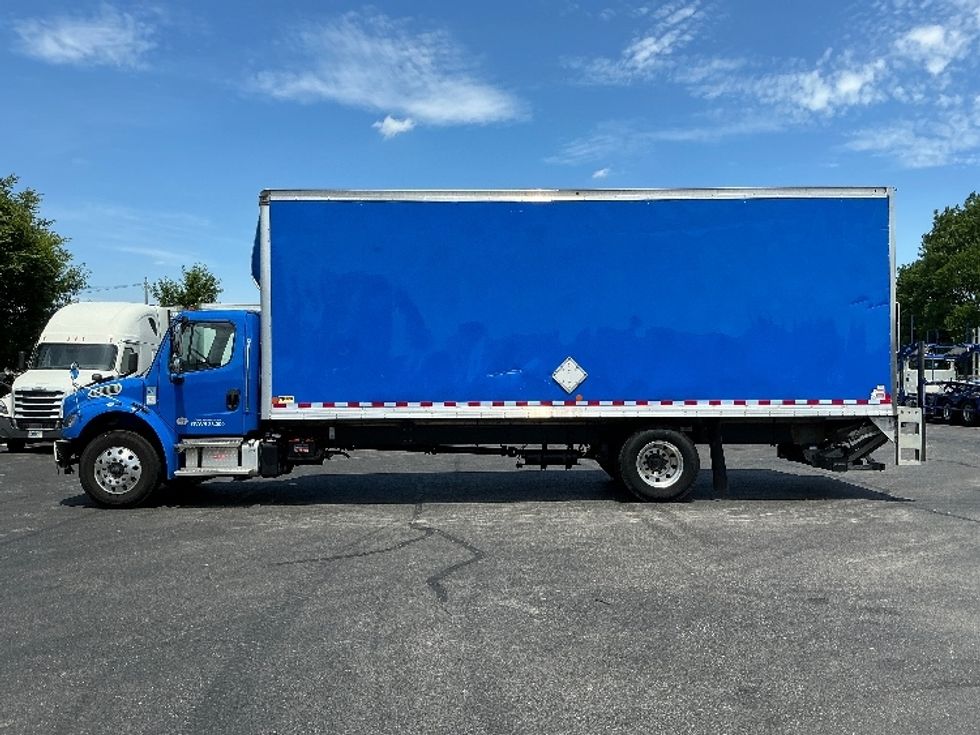 Medium Duty Box Truck-Light and Medium Duty Trucks-Freightliner-2022-M2-Lexington-KY-117,621\n\t\tmiles-$ 65,000 - Image 4