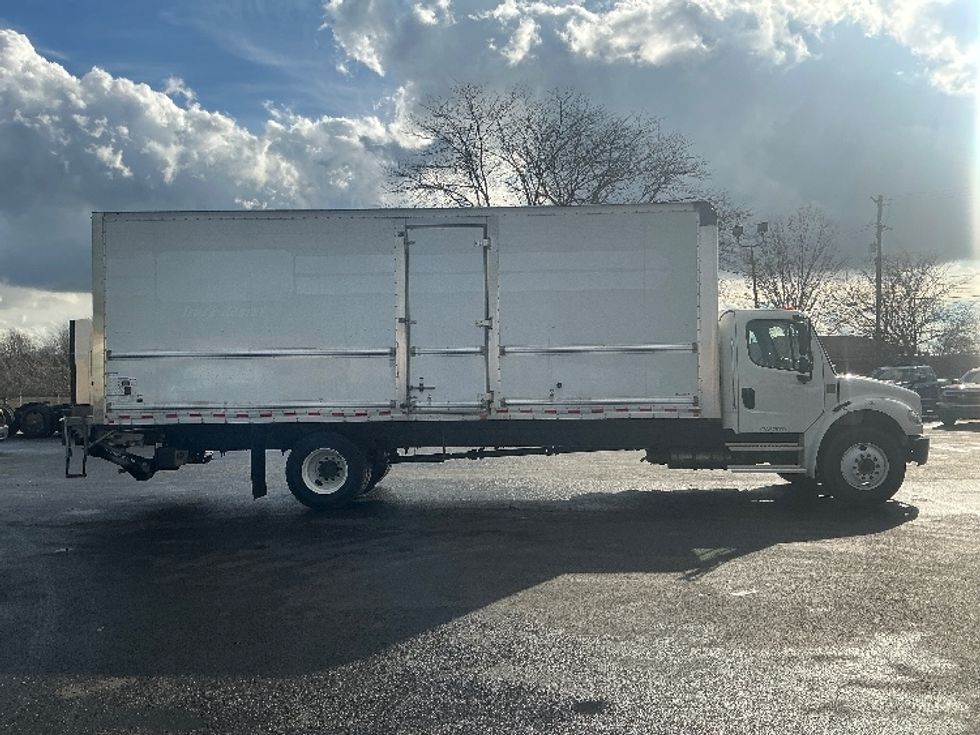 Medium Duty Box Truck-Light and Medium Duty Trucks-Freightliner-2022-M2-Lexington-KY-170,921\n\t\tmiles-$ 65,750 - Image 15