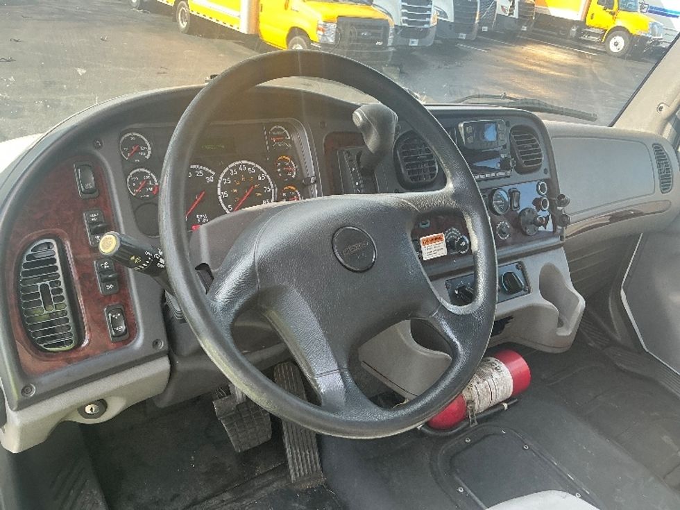 Medium Duty Box Truck-Light and Medium Duty Trucks-Freightliner-2022-M2-Lexington-KY-170,921\n\t\tmiles-$ 65,750 - Image 17