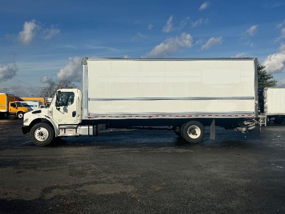 Medium Duty Box Truck-Light and Medium Duty Trucks-Freightliner-2022-M2-Lexington-KY-170,921\n\t\tmiles-$ 65,750 - Image 4