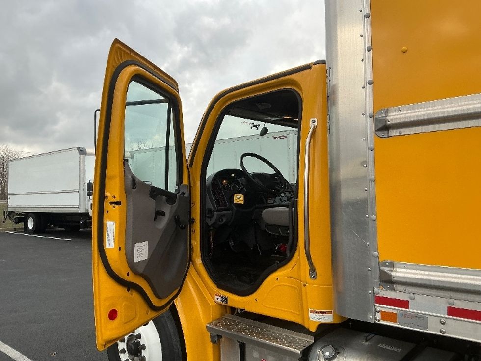 Medium Duty Box Truck-Light and Medium Duty Trucks-Freightliner-2022-M2-Lexington-KY-71,408\n\t\tmiles-$ 80,500 - Image 16