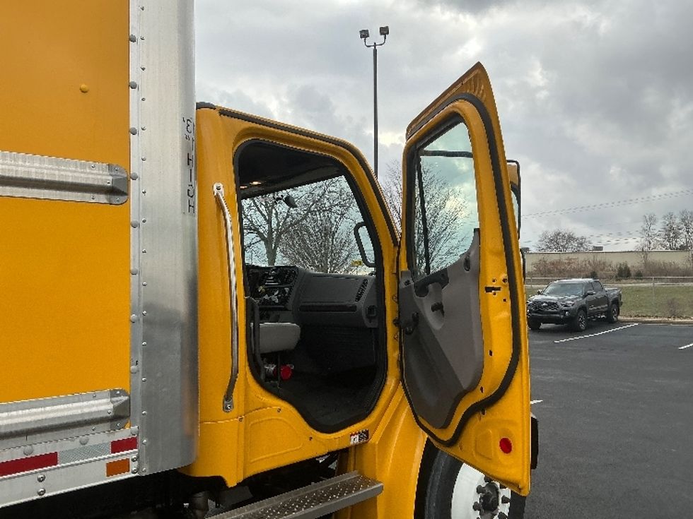 Medium Duty Box Truck-Light and Medium Duty Trucks-Freightliner-2022-M2-Lexington-KY-71,408\n\t\tmiles-$ 80,500 - Image 20