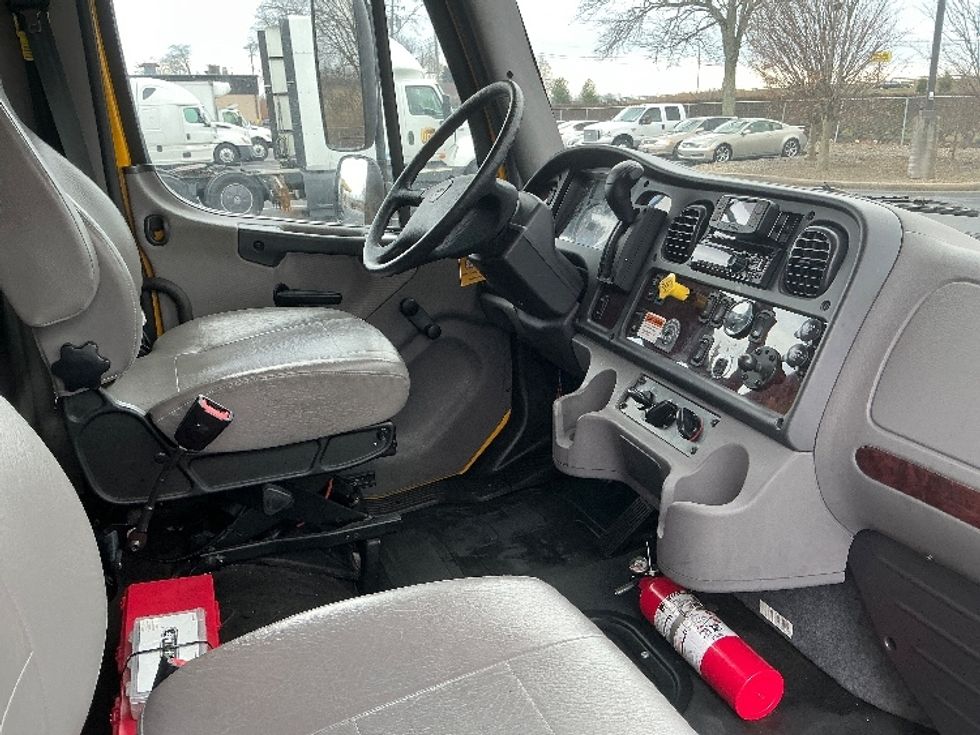Medium Duty Box Truck-Light and Medium Duty Trucks-Freightliner-2022-M2-Lexington-KY-71,408\n\t\tmiles-$ 80,500 - Image 22