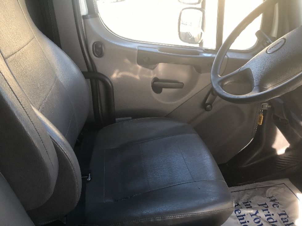 Medium Duty Box Truck-Light and Medium Duty Trucks-Freightliner-2022-M2-Lincoln-NE-177,339\n\t\tmiles-$ 64,500 - Image 22