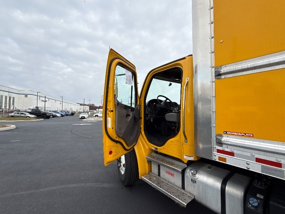 Medium Duty Box Truck-Light and Medium Duty Trucks-Freightliner-2022-M2-Linden-NJ-222,309\n\t\tmiles-$ 49,500 - Image 16