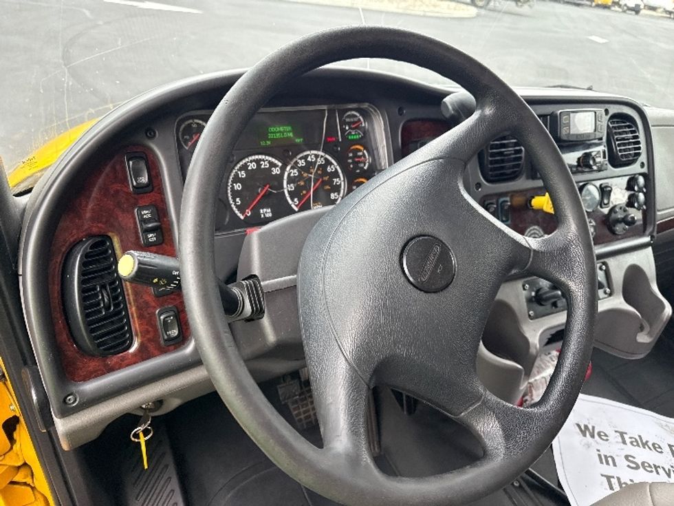 Medium Duty Box Truck-Light and Medium Duty Trucks-Freightliner-2022-M2-Linden-NJ-222,309\n\t\tmiles-$ 49,500 - Image 17