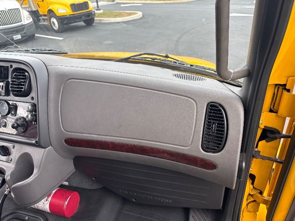 Medium Duty Box Truck-Light and Medium Duty Trucks-Freightliner-2022-M2-Linden-NJ-222,309\n\t\tmiles-$ 49,500 - Image 21