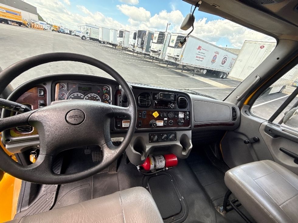 Medium Duty Box Truck-Light and Medium Duty Trucks-Freightliner-2022-M2-Linden-NJ-233,224\n\t\tmiles-$ 57,250 - Image 18
