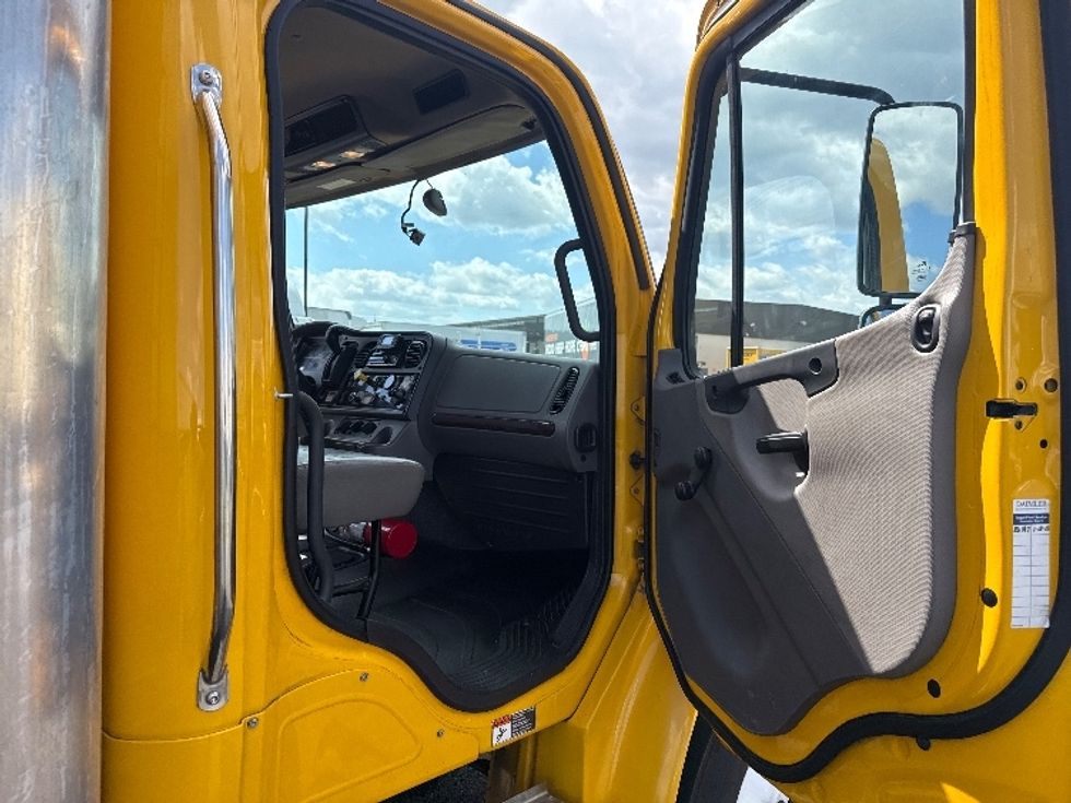 Medium Duty Box Truck-Light and Medium Duty Trucks-Freightliner-2022-M2-Linden-NJ-233,224\n\t\tmiles-$ 57,250 - Image 20