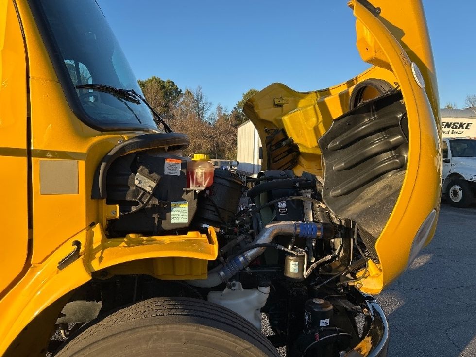 Medium Duty Box Truck-Light and Medium Duty Trucks-Freightliner-2022-M2-Little Rock-AR-120,378\n\t\tmiles-$ 73,500 - Image 24