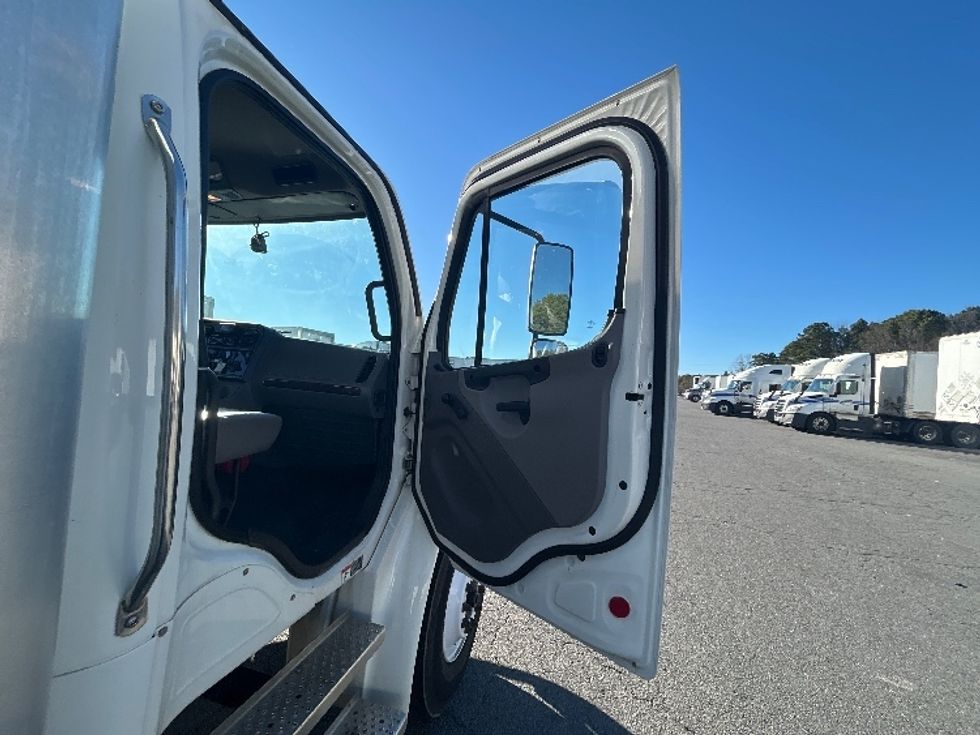 Medium Duty Box Truck-Light and Medium Duty Trucks-Freightliner-2022-M2-Little Rock-AR-157,200\n\t\tmiles-$ 68,250 - Image 20