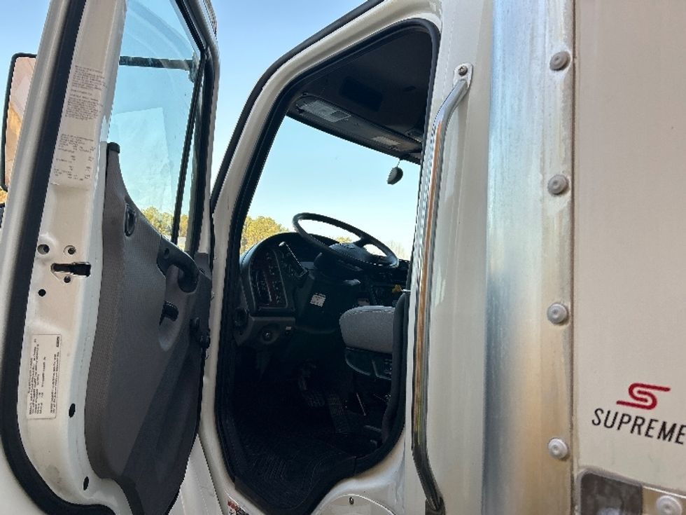 Medium Duty Box Truck-Light and Medium Duty Trucks-Freightliner-2022-M2-Little Rock-AR-173,191\n\t\tmiles-$ 65,250 - Image 16