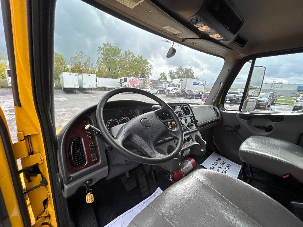 Medium Duty Box Truck-Light and Medium Duty Trucks-Freightliner-2022-M2-Liverpool-NY-153,995\n\t\tmiles-$ 52,250 - Image 18
