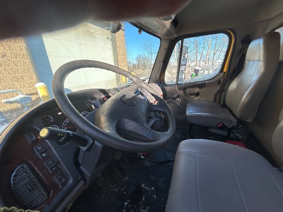 Medium Duty Box Truck-Light and Medium Duty Trucks-Freightliner-2022-M2-Liverpool-NY-239,063\n\t\tmiles-$ 41,500 - Image 16