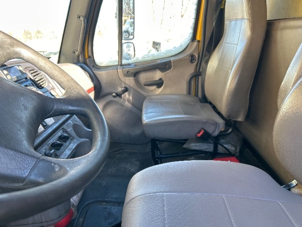 Medium Duty Box Truck-Light and Medium Duty Trucks-Freightliner-2022-M2-Liverpool-NY-243,006\n\t\tmiles-$ 37,500 - Image 18