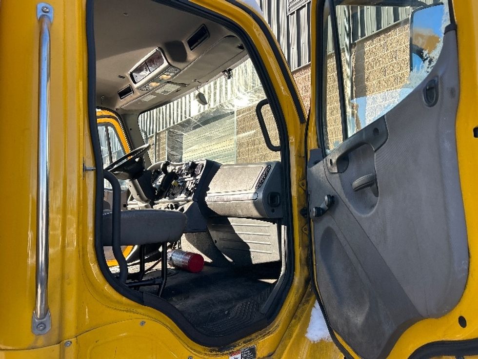 Medium Duty Box Truck-Light and Medium Duty Trucks-Freightliner-2022-M2-Liverpool-NY-243,006\n\t\tmiles-$ 37,500 - Image 19