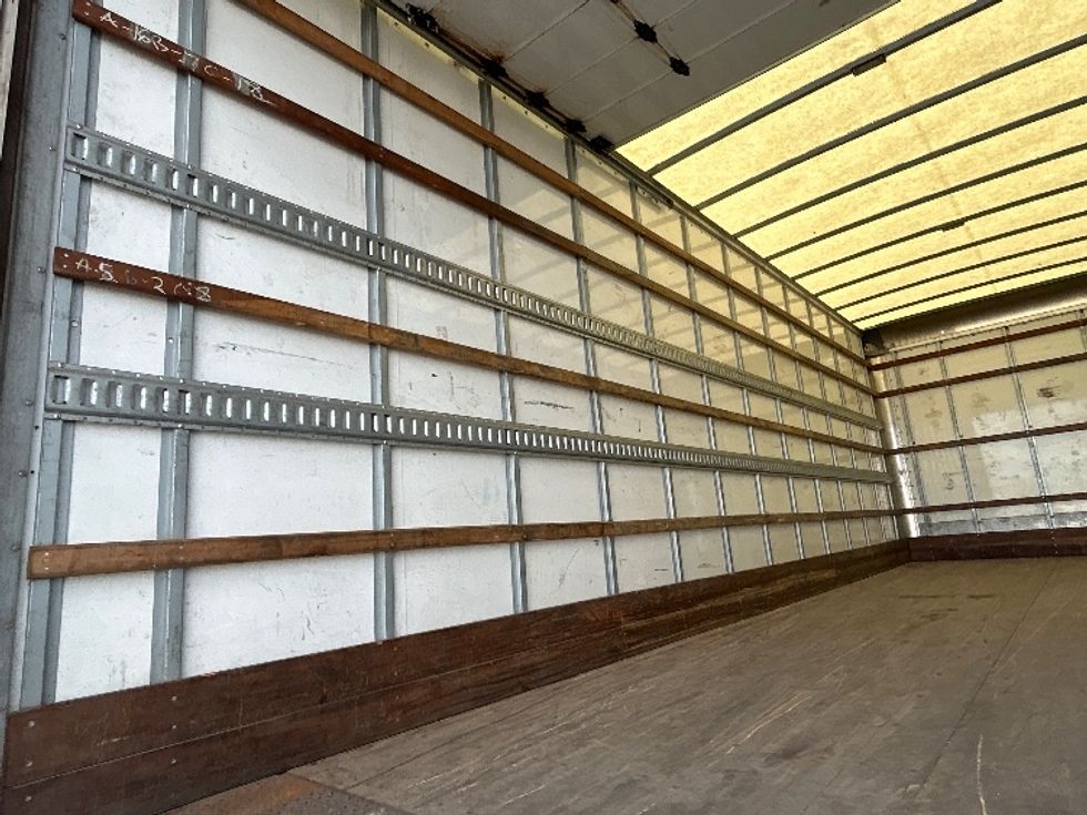 Medium Duty Box Truck-Light and Medium Duty Trucks-Freightliner-2022-M2-London-ON-243,139\n\t\tkm-$ 76,750 - Image 11