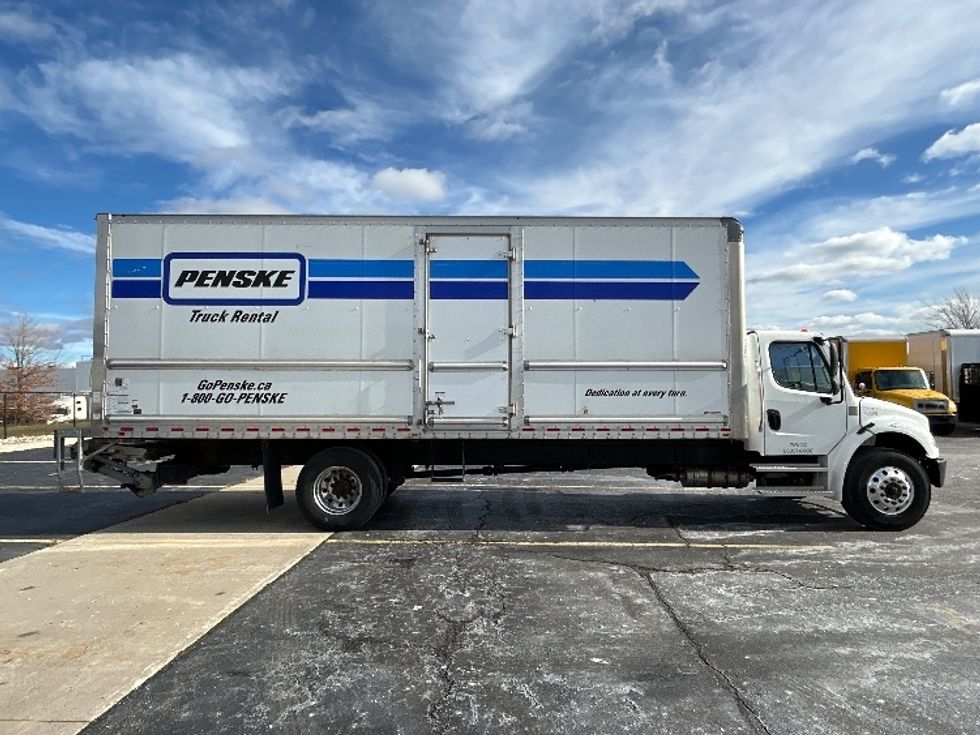 Medium Duty Box Truck-Light and Medium Duty Trucks-Freightliner-2022-M2-London-ON-243,139\n\t\tkm-$ 76,750 - Image 15