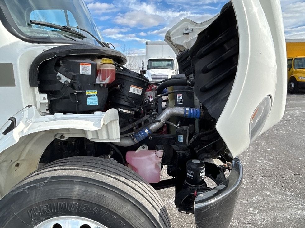 Medium Duty Box Truck-Light and Medium Duty Trucks-Freightliner-2022-M2-London-ON-243,139\n\t\tkm-$ 76,750 - Image 23