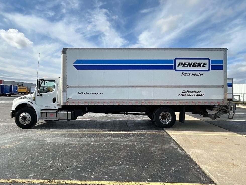 Medium Duty Box Truck-Light and Medium Duty Trucks-Freightliner-2022-M2-London-ON-243,139\n\t\tkm-$ 76,750 - Image 4