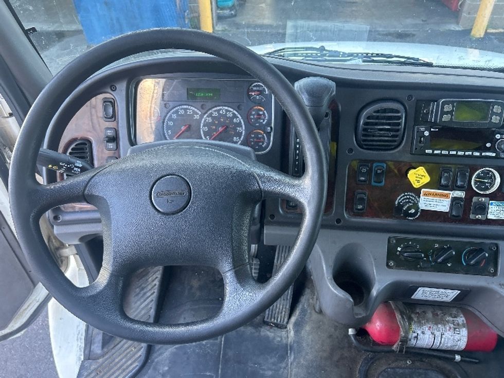 Medium Duty Box Truck-Light and Medium Duty Trucks-Freightliner-2022-M2-Londonderry-NH-185,387\n\t\tmiles-$ 54,000 - Image 16