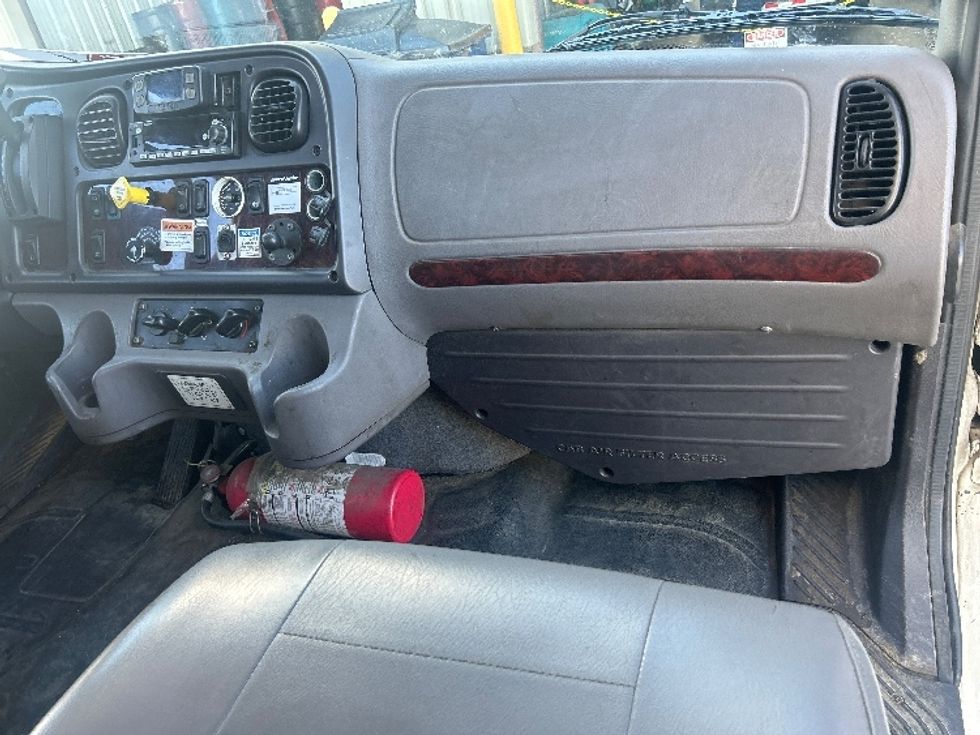 Medium Duty Box Truck-Light and Medium Duty Trucks-Freightliner-2022-M2-Londonderry-NH-185,387\n\t\tmiles-$ 54,000 - Image 19