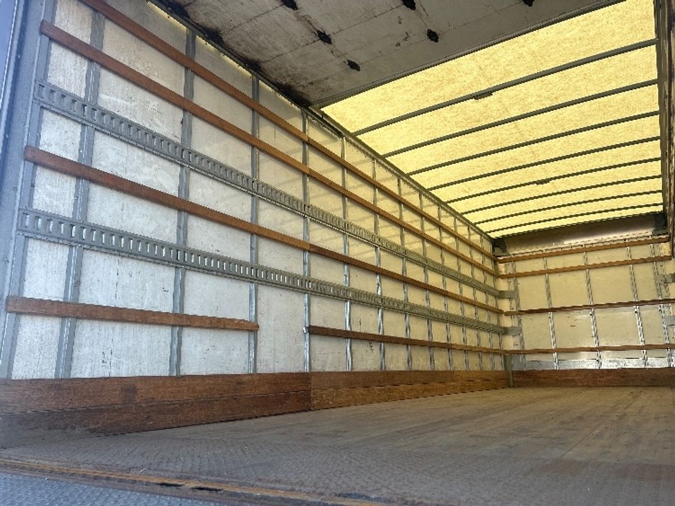 Medium Duty Box Truck-Light and Medium Duty Trucks-Freightliner-2022-M2-Londonderry-NH-185,387\n\t\tmiles-$ 54,000 - Image 27