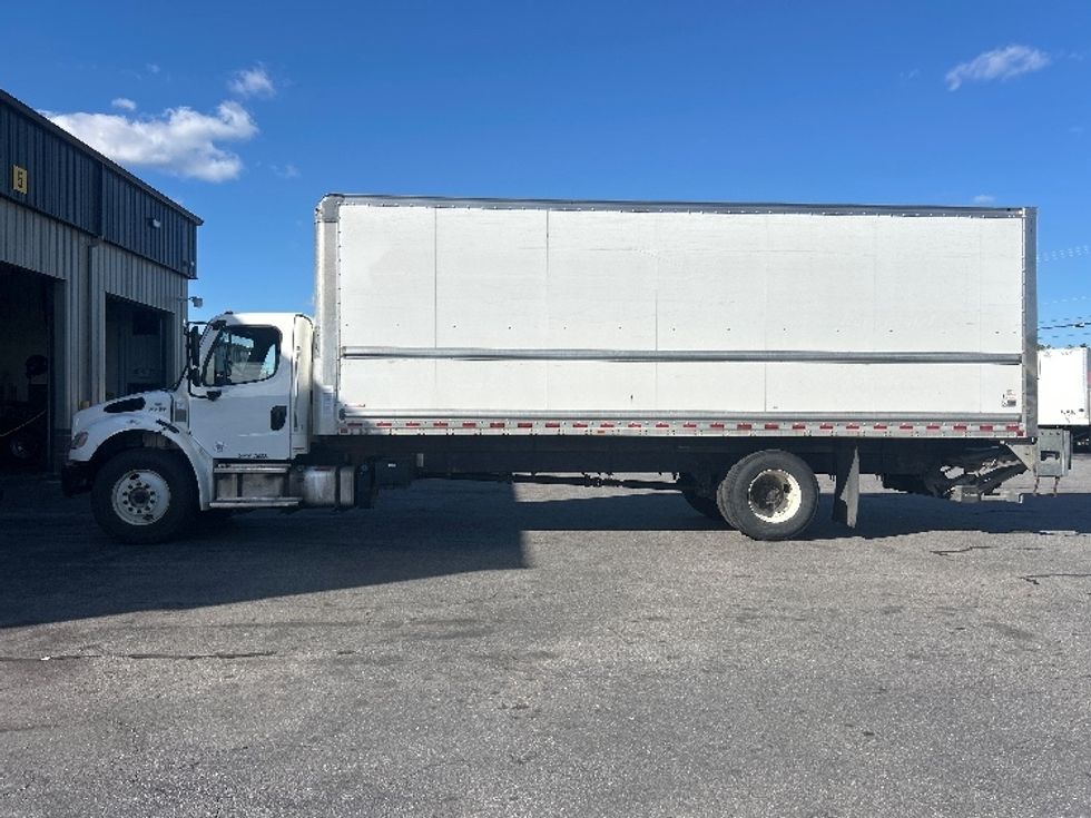 Medium Duty Box Truck-Light and Medium Duty Trucks-Freightliner-2022-M2-Londonderry-NH-185,387\n\t\tmiles-$ 54,000 - Image 4