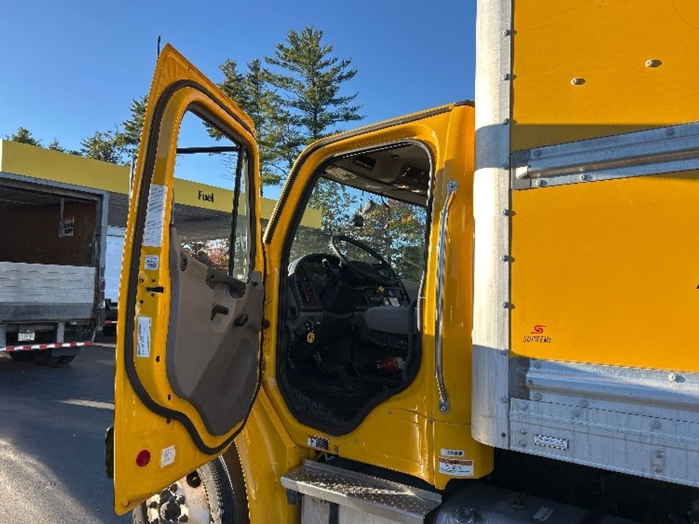 Medium Duty Box Truck-Light and Medium Duty Trucks-Freightliner-2022-M2-Londonderry-NH-205,932\n\t\tmiles-$ 49,750 - Image 16