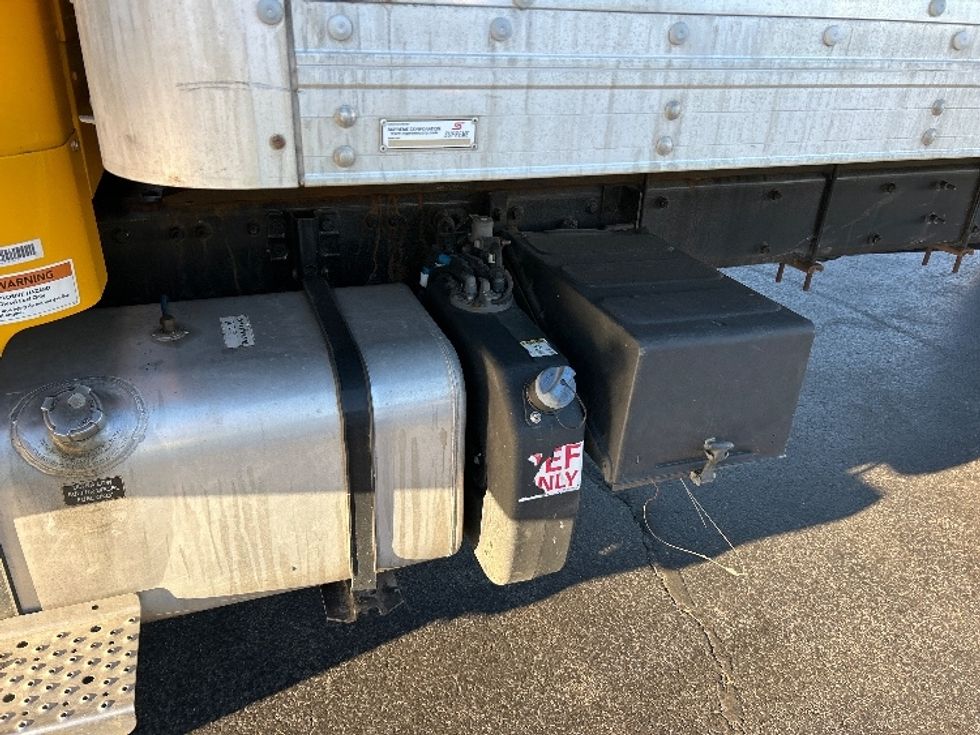 Medium Duty Box Truck-Light and Medium Duty Trucks-Freightliner-2022-M2-Londonderry-NH-205,932\n\t\tmiles-$ 49,750 - Image 25