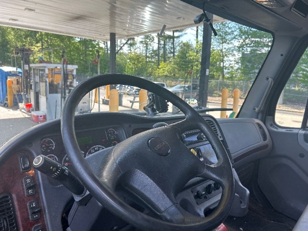 Medium Duty Box Truck-Light and Medium Duty Trucks-Freightliner-2022-M2-Londonderry-NH-211,810\n\t\tmiles-$ 41,000 - Image 18