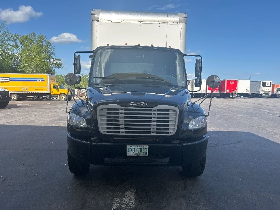 Medium Duty Box Truck-Light and Medium Duty Trucks-Freightliner-2022-M2-Londonderry-NH-211,810\n\t\tmiles-$ 41,000 - Image 2