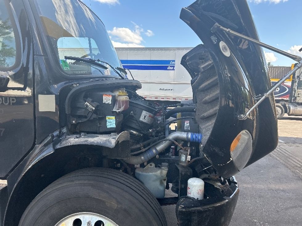 Medium Duty Box Truck-Light and Medium Duty Trucks-Freightliner-2022-M2-Londonderry-NH-211,810\n\t\tmiles-$ 41,000 - Image 24