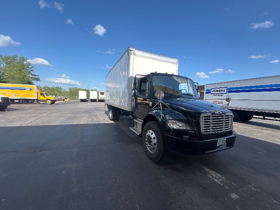 Medium Duty Box Truck-Light and Medium Duty Trucks-Freightliner-2022-M2-Londonderry-NH-211,810\n\t\tmiles-$ 41,000 - Image 3