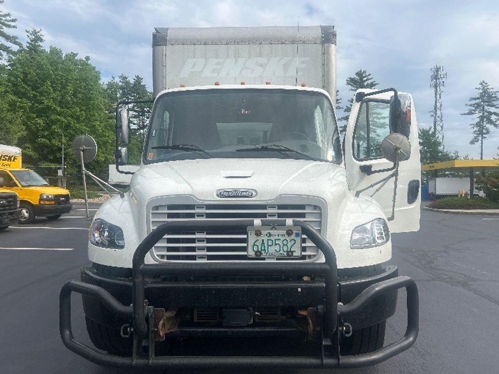 Medium Duty Box Truck-Light and Medium Duty Trucks-Freightliner-2022-M2-Londonderry-NH-415,719\n\t\tmiles-$ 27,750 - Image 2