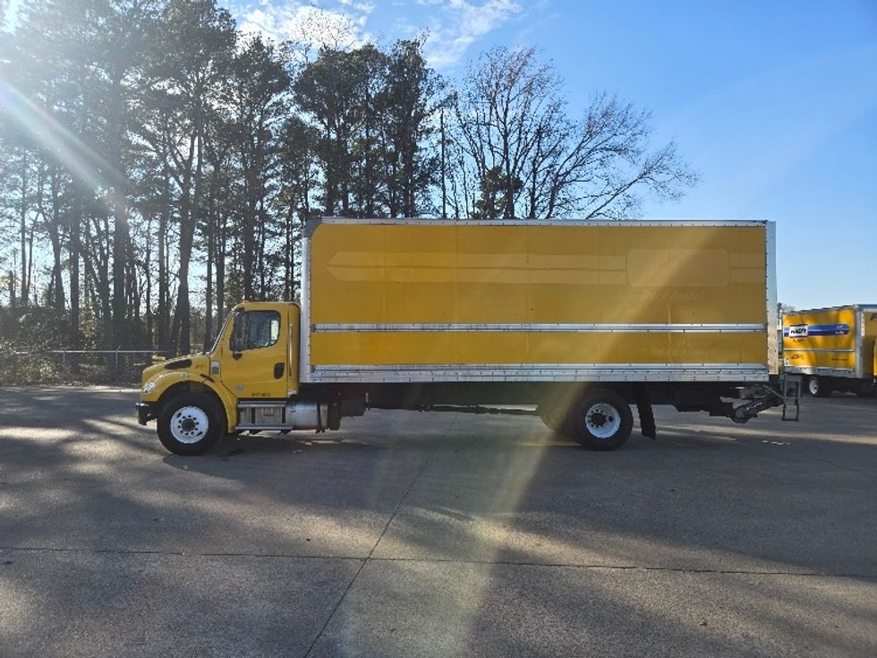 Medium Duty Box Truck-Light and Medium Duty Trucks-Freightliner-2022-M2-Longview-TX-91,717\n\t\tmiles-$ 77,250 - Image 4