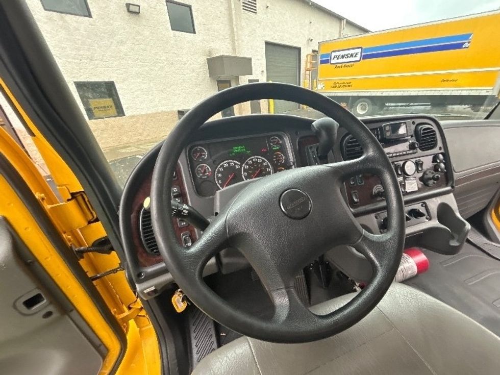 Medium Duty Box Truck-Light and Medium Duty Trucks-Freightliner-2022-M2-Louisville-KY-109,035\n\t\tmiles-$ 75,500 - Image 17