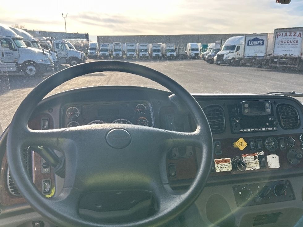 Medium Duty Box Truck-Light and Medium Duty Trucks-Freightliner-2022-M2-Louisville-KY-120,705\n\t\tmiles-$ 73,500 - Image 18